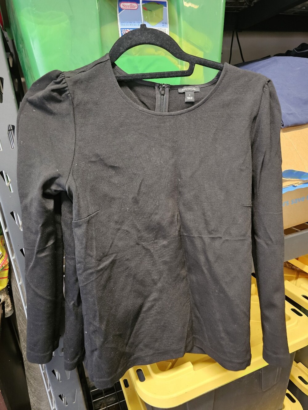 Ann Taylor Size Medium Black Long Sleeve Puff Shoulder Tee